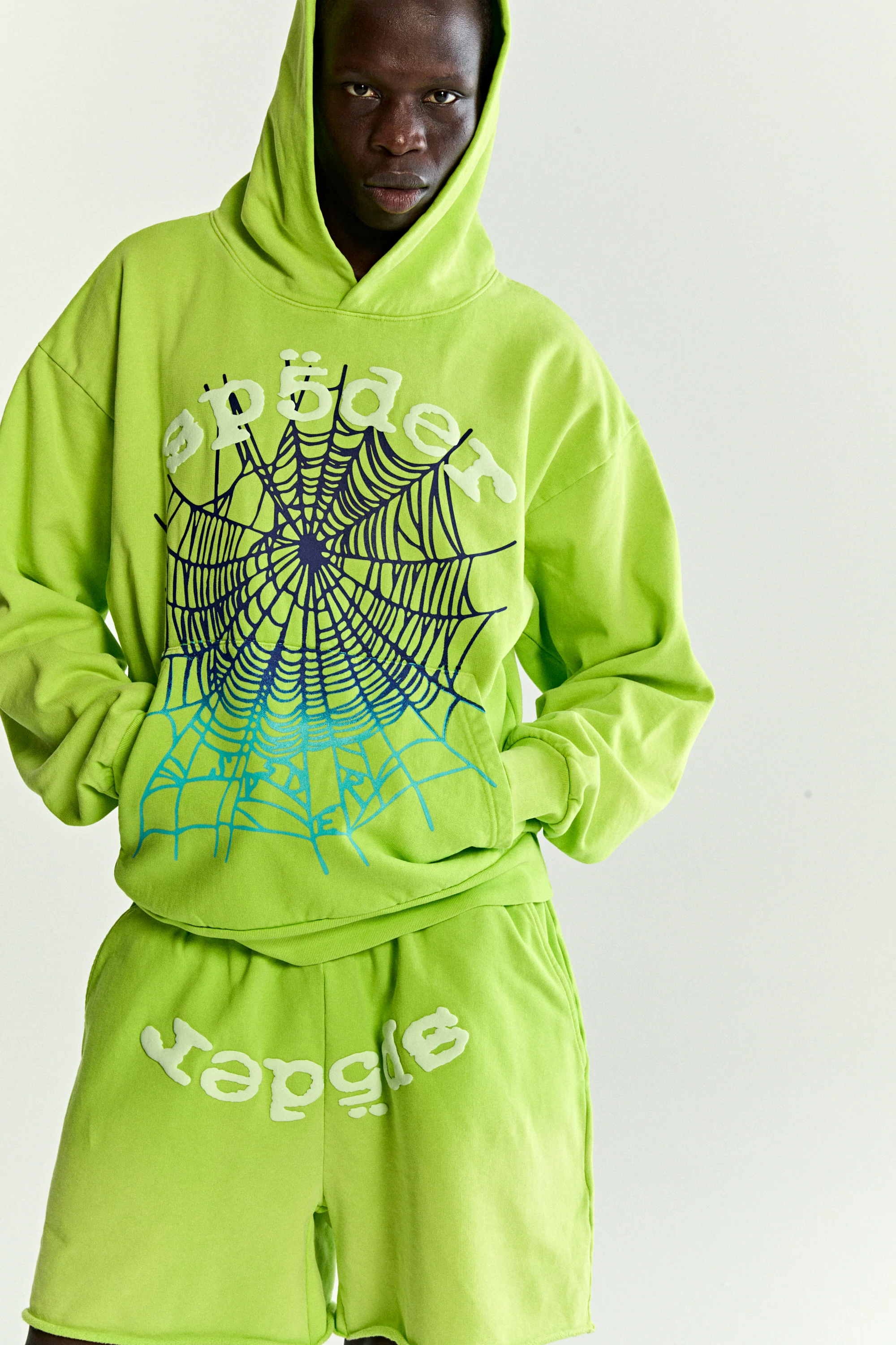 OG WEB V2 GRADIENT HOODIE - Image 15