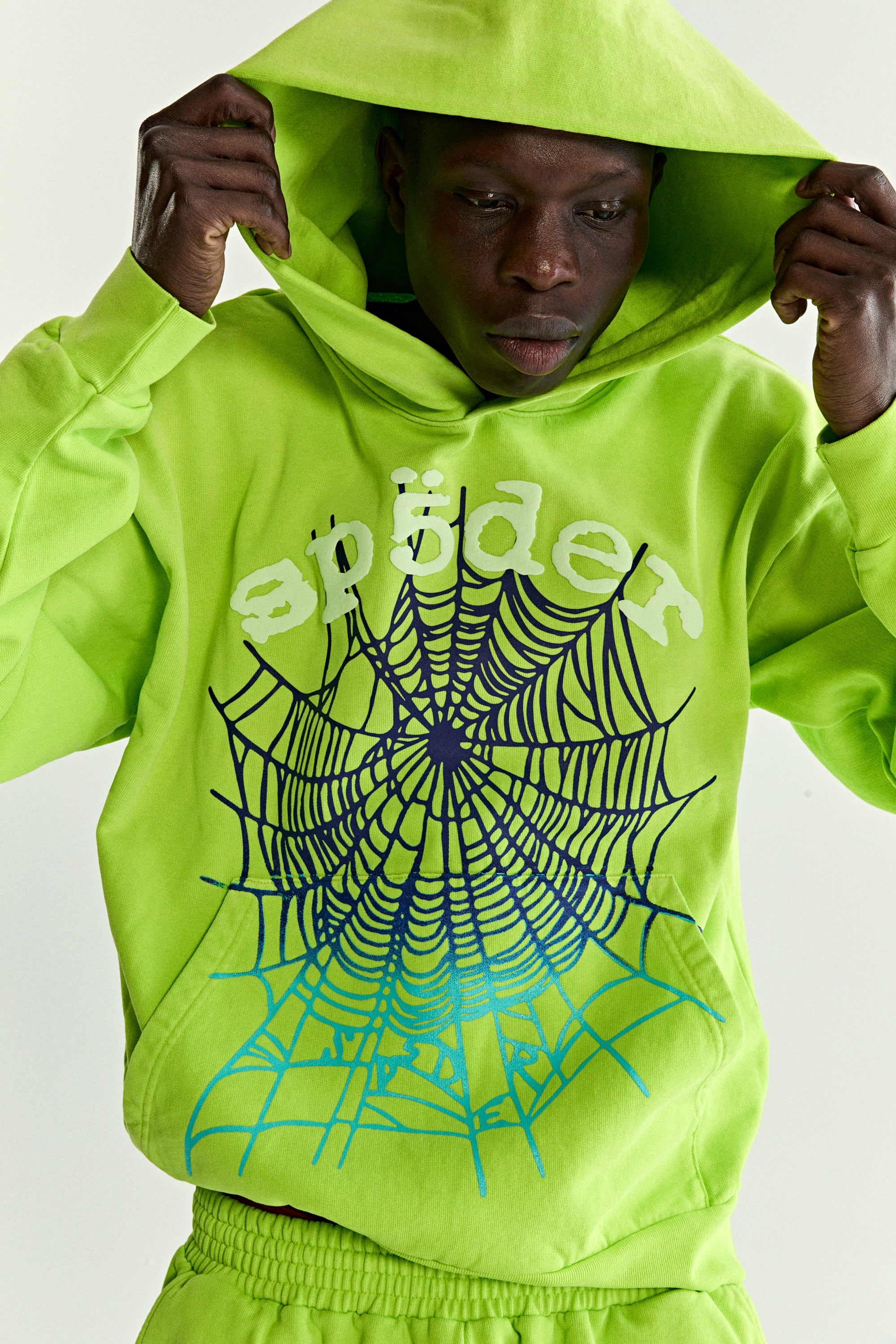 OG WEB V2 GRADIENT HOODIE - Image 17