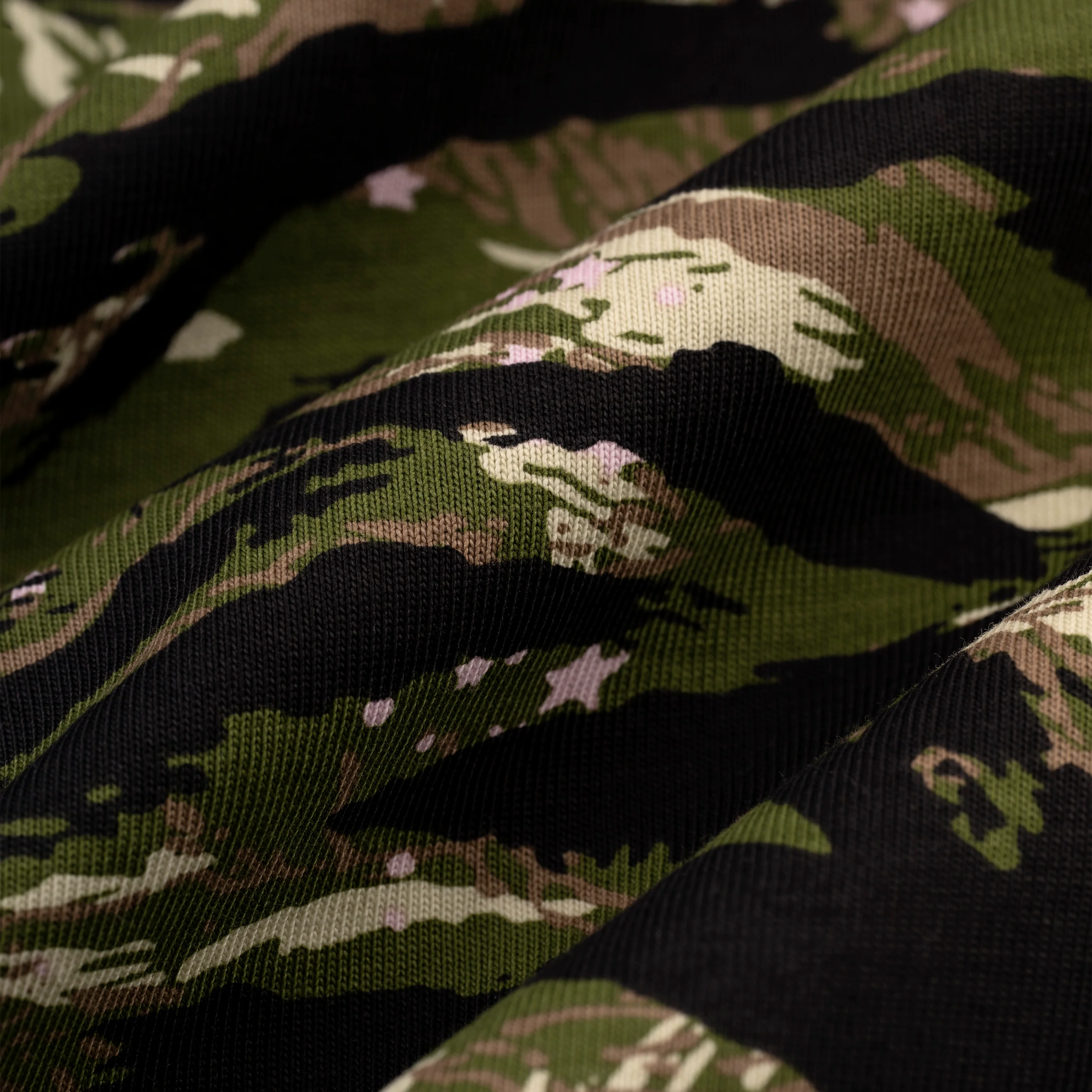 BELUGA TIGER CAMO LONGSLEEVE - Image 8