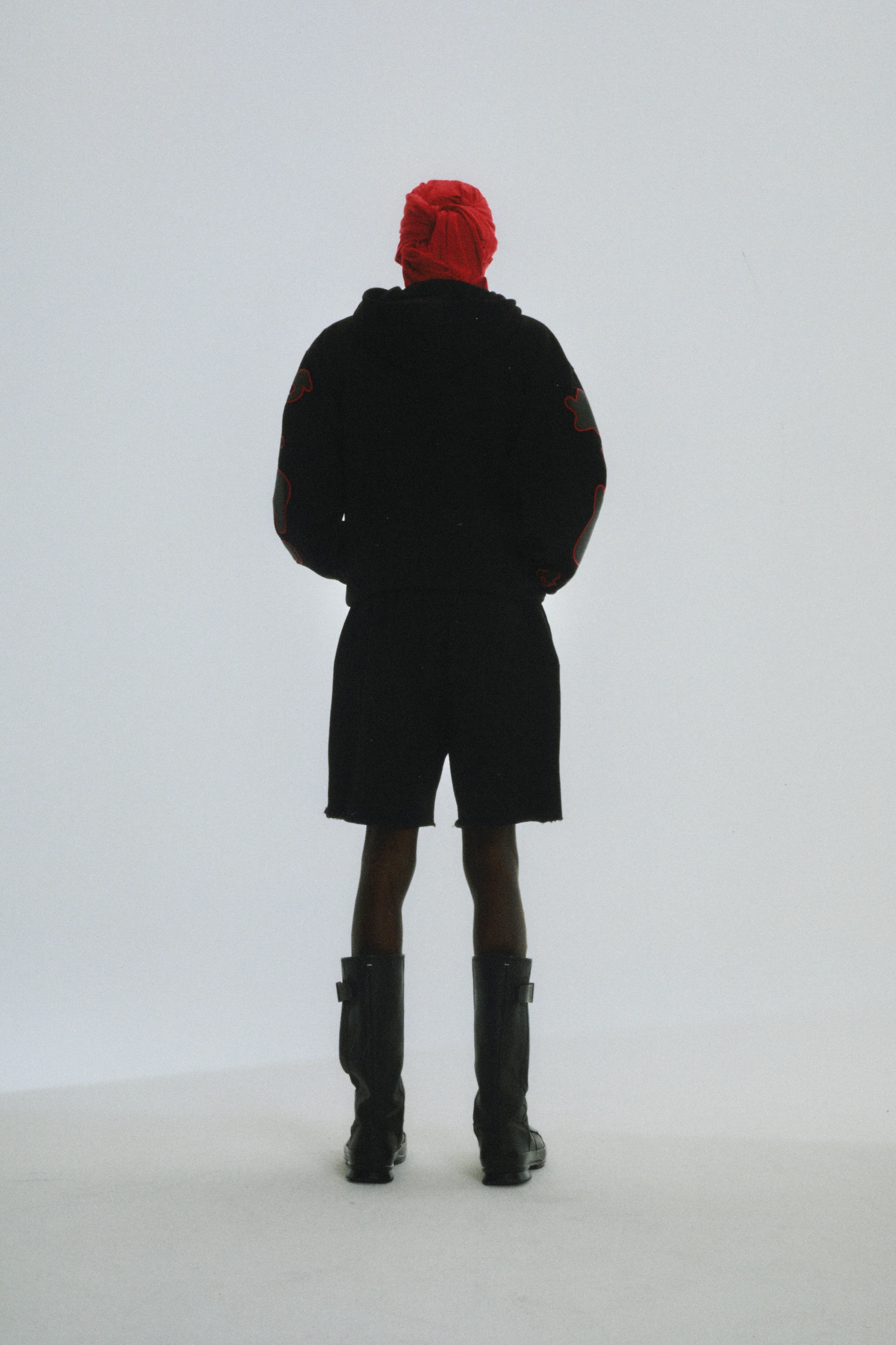 BELUGA OUTLINE HOODIE - Image 15