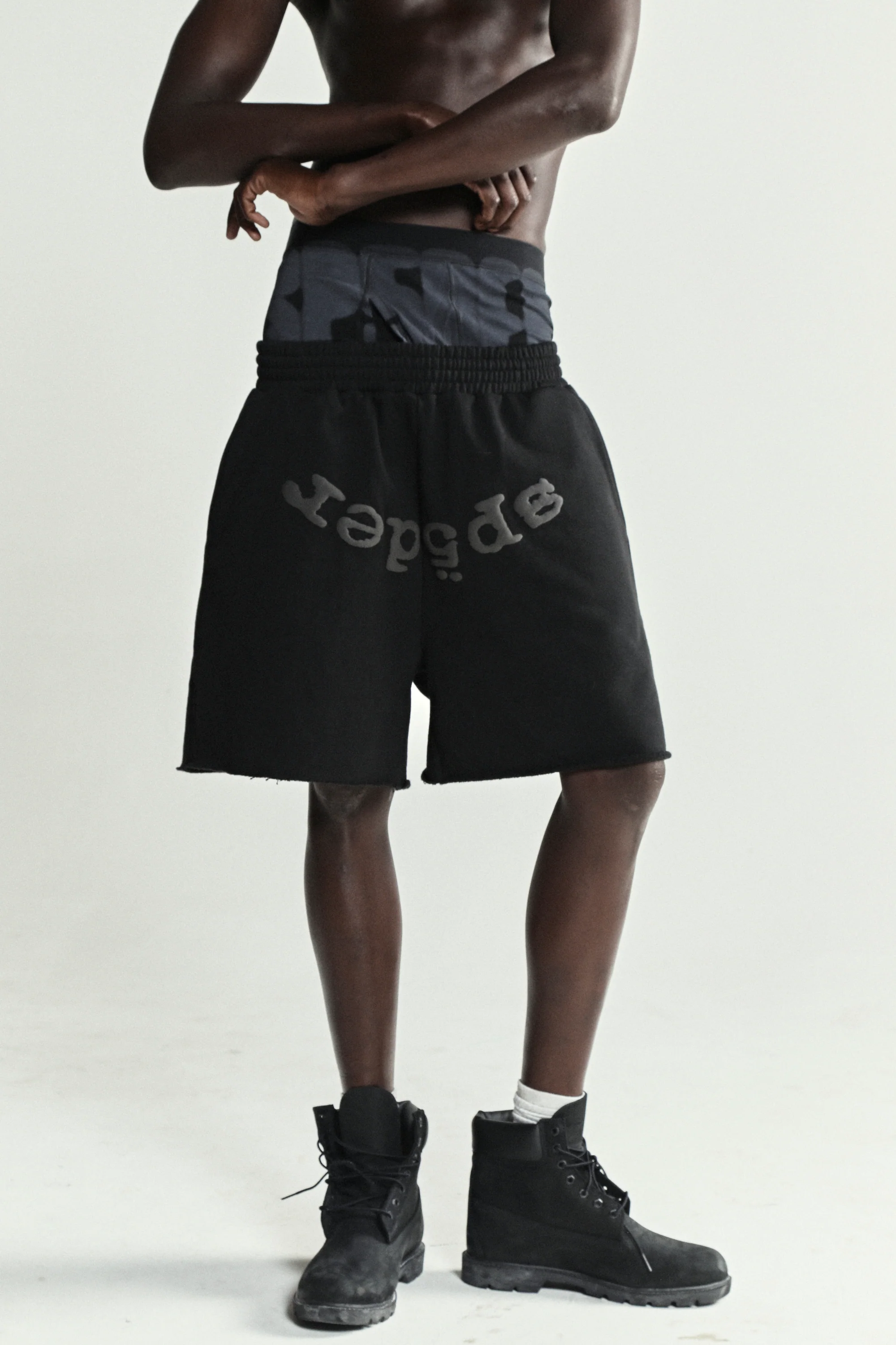 OG WEB V2 PHANTOM SWEATSHORT - Image 13