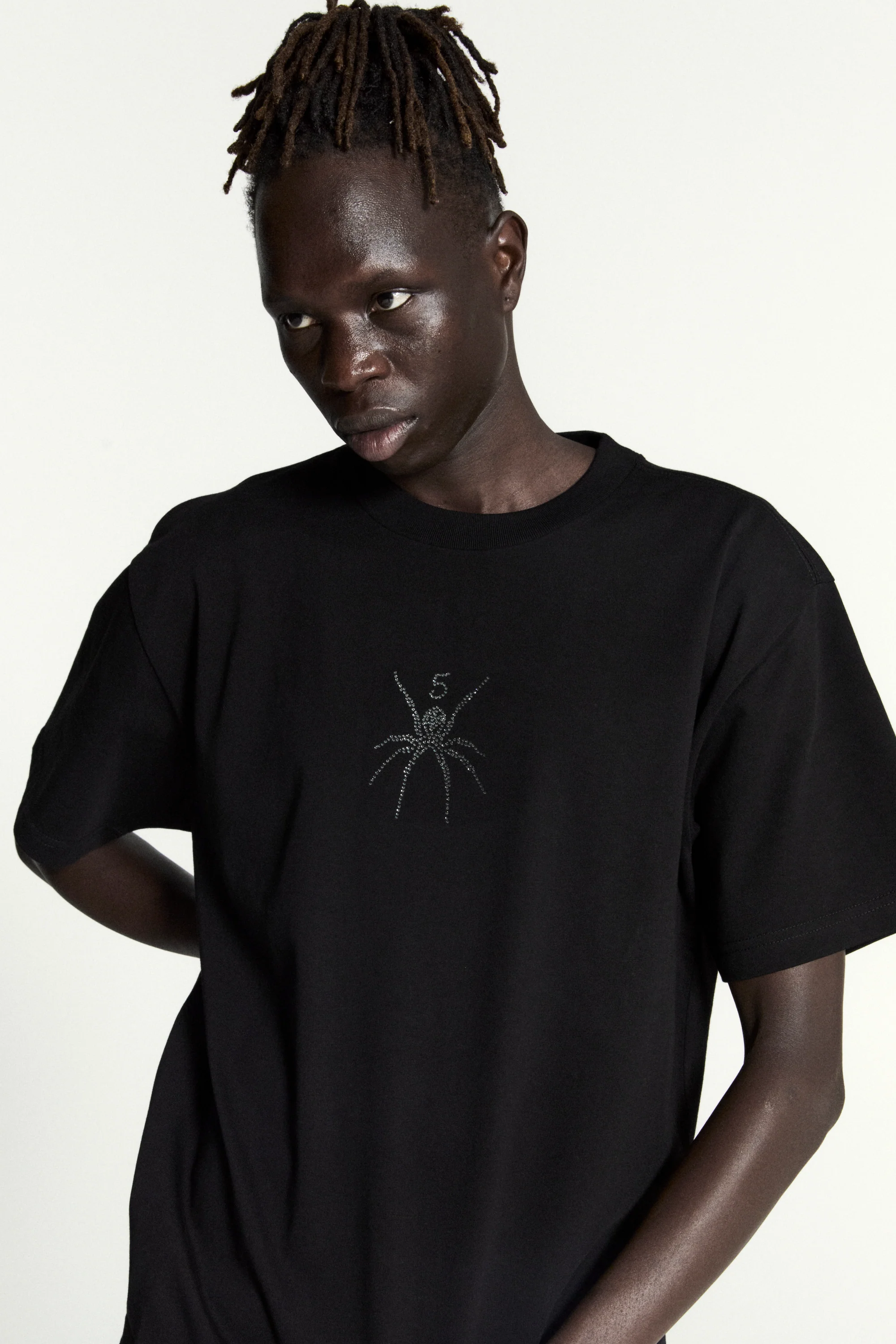 TM RHINESTONE TEE - Image 10