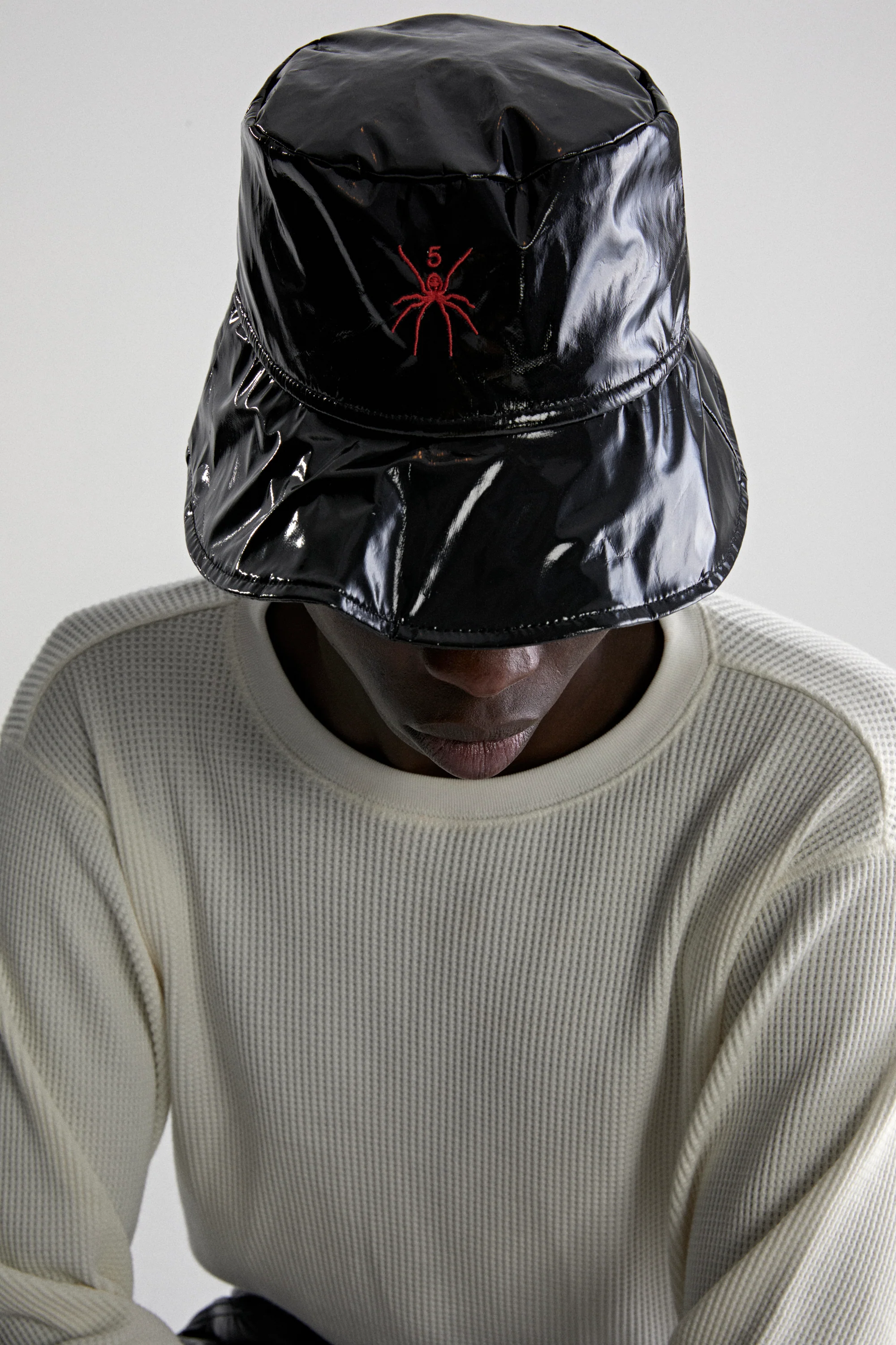SIMPLE BUCKET HAT - Image 2