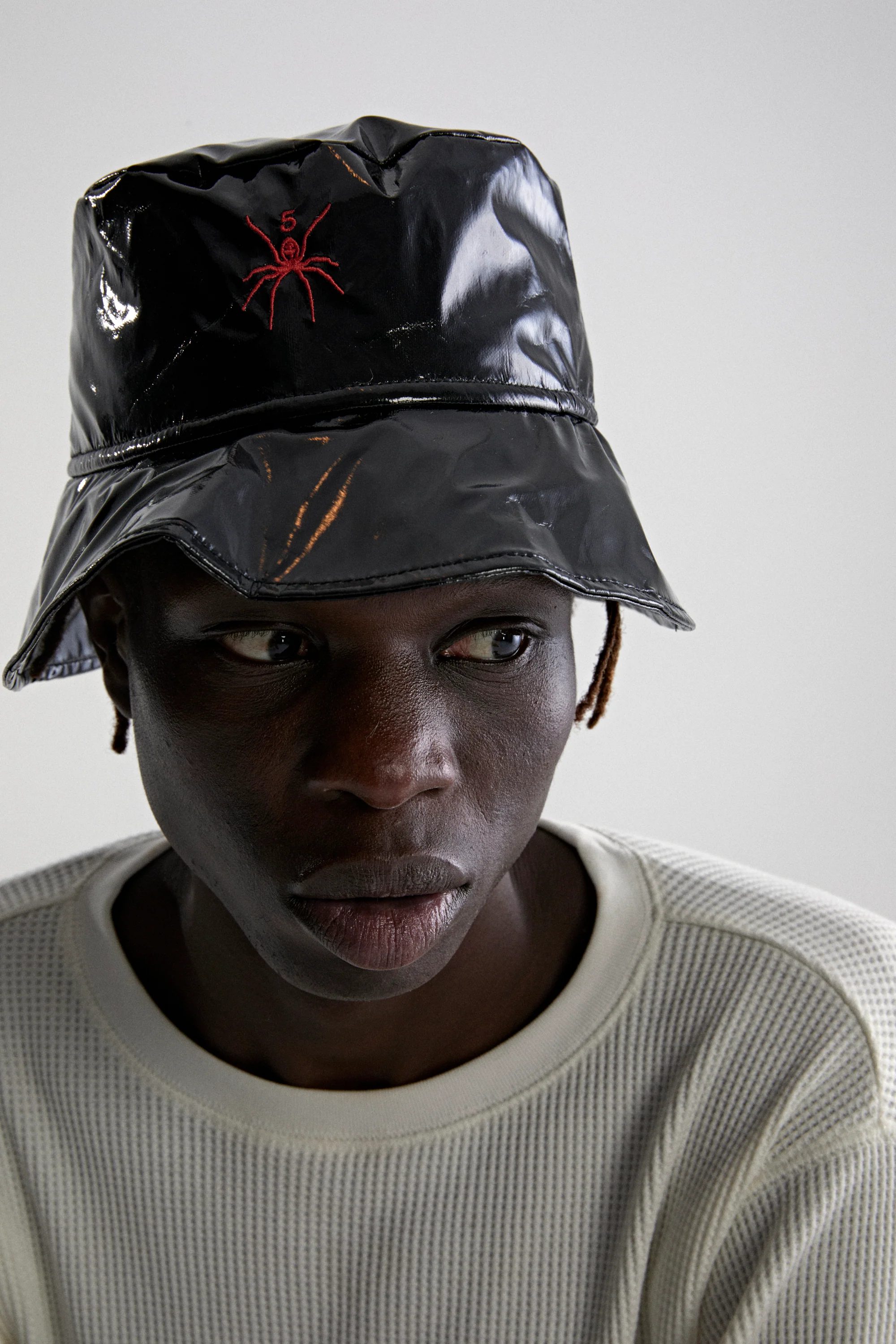 SIMPLE BUCKET HAT - Image 4