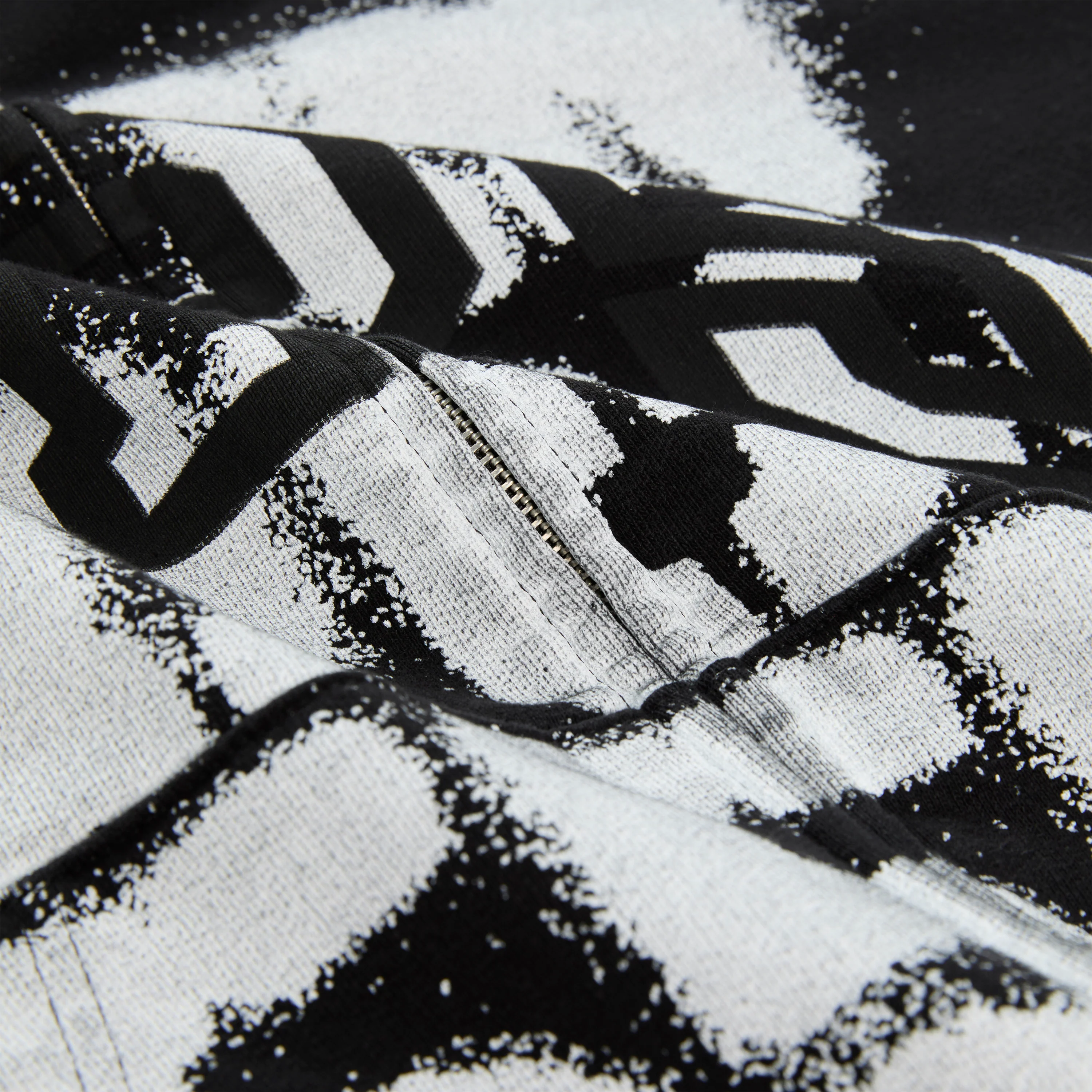 SP555 ZIP HOODIE - Image 3