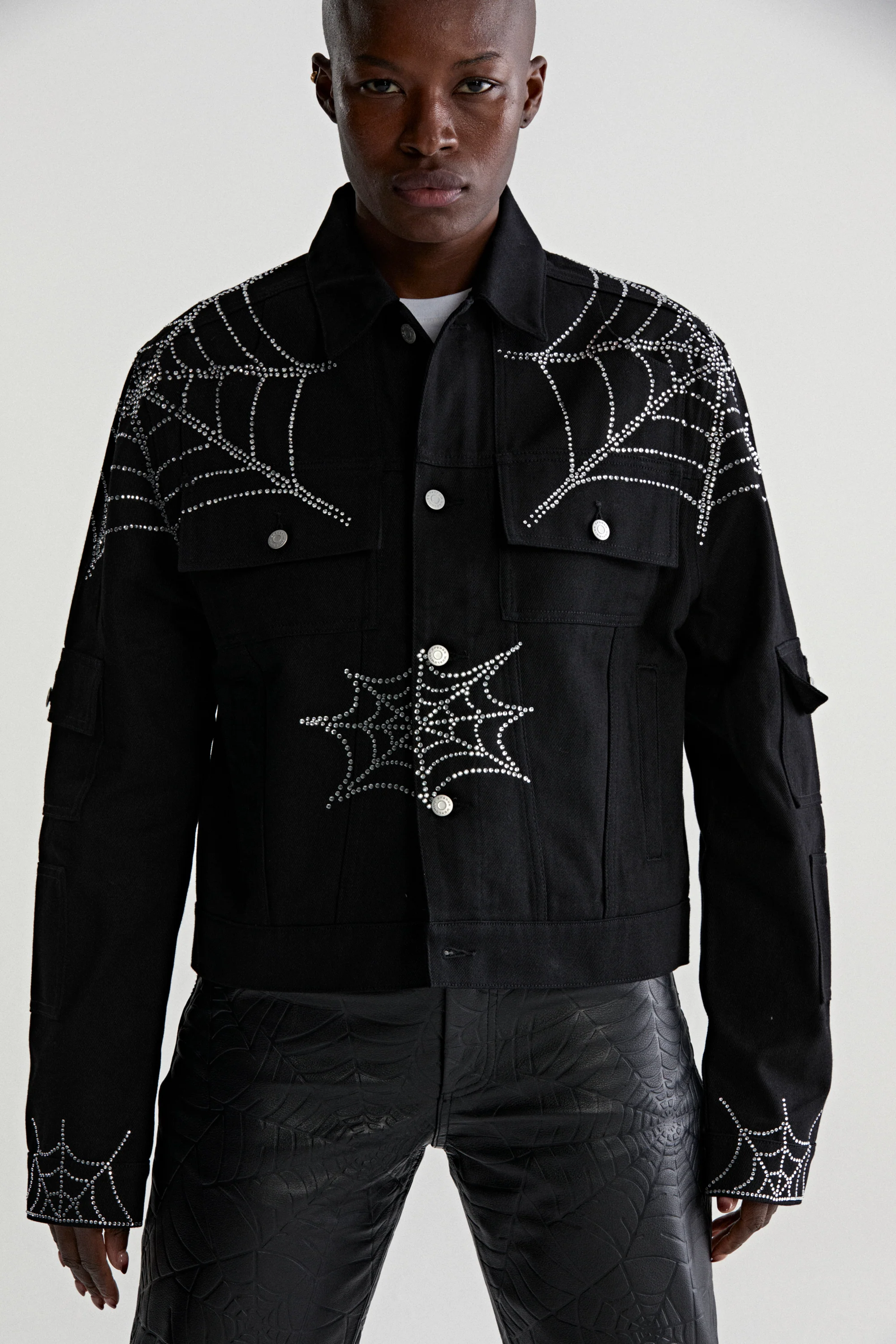 WEB DENIM CROPPED TRUCKER JACKET - Image 15
