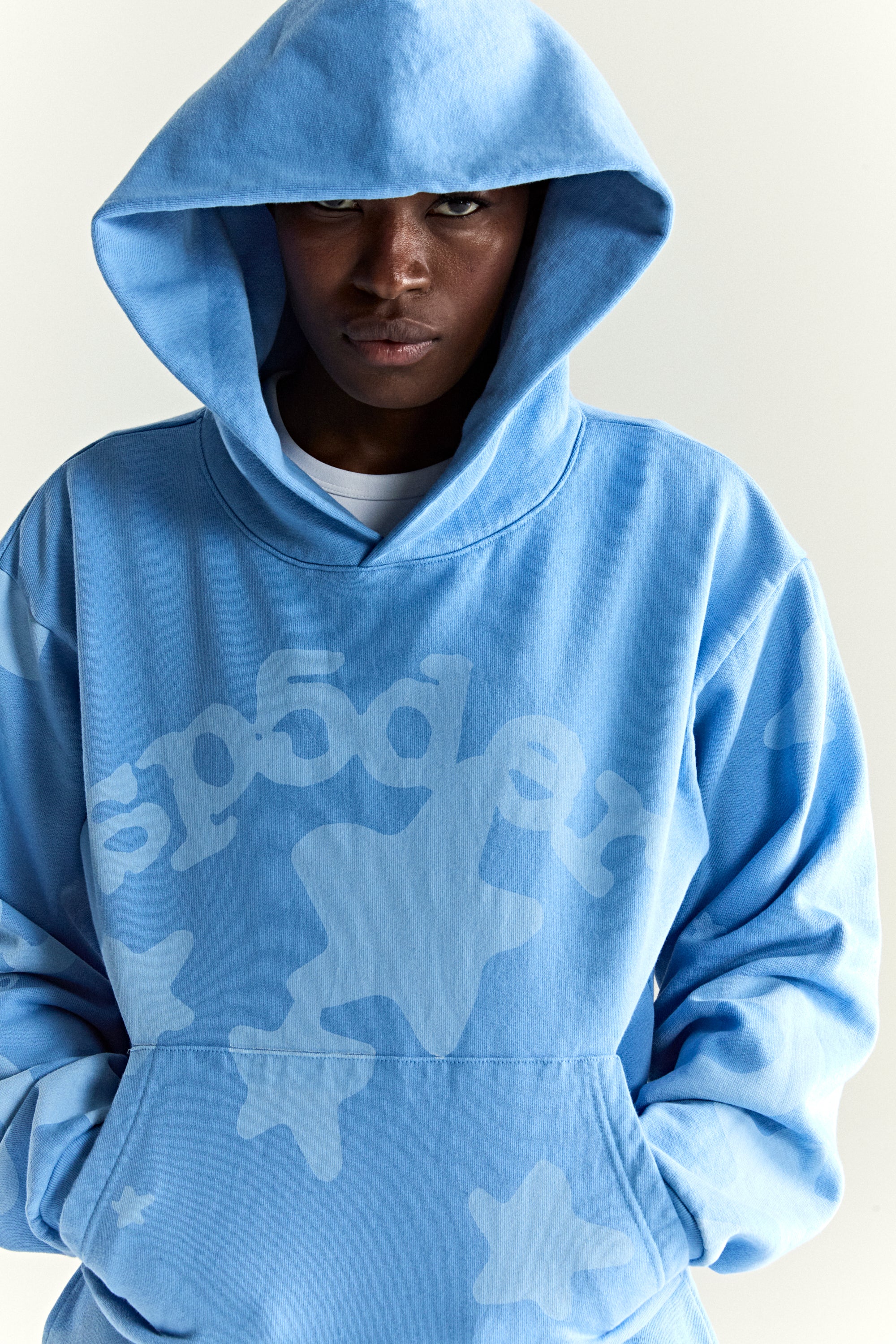 BELUGA V2 HOODIE - Image 15