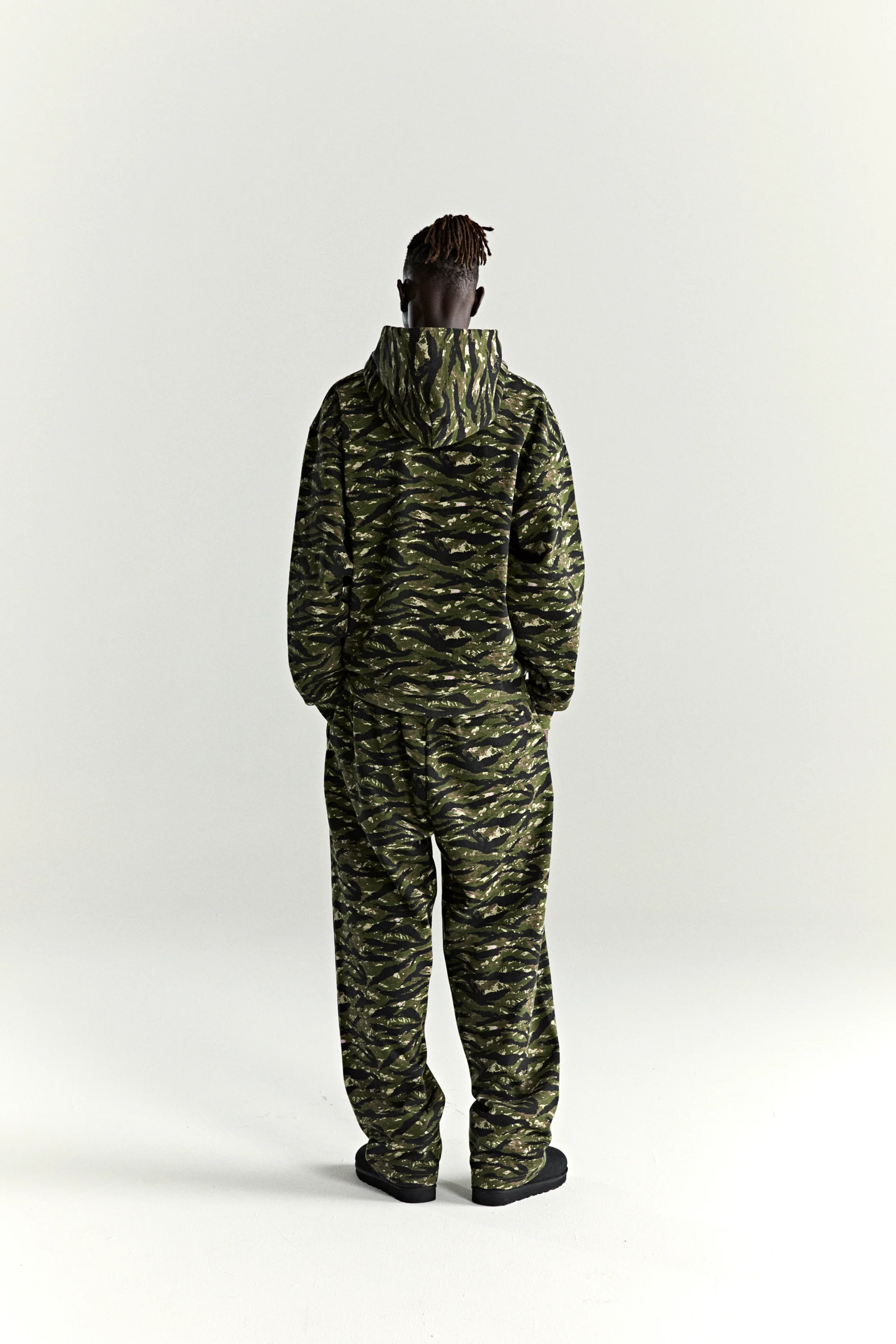 OG WEB V2 TIGER CAMO HOODIE - Image 12