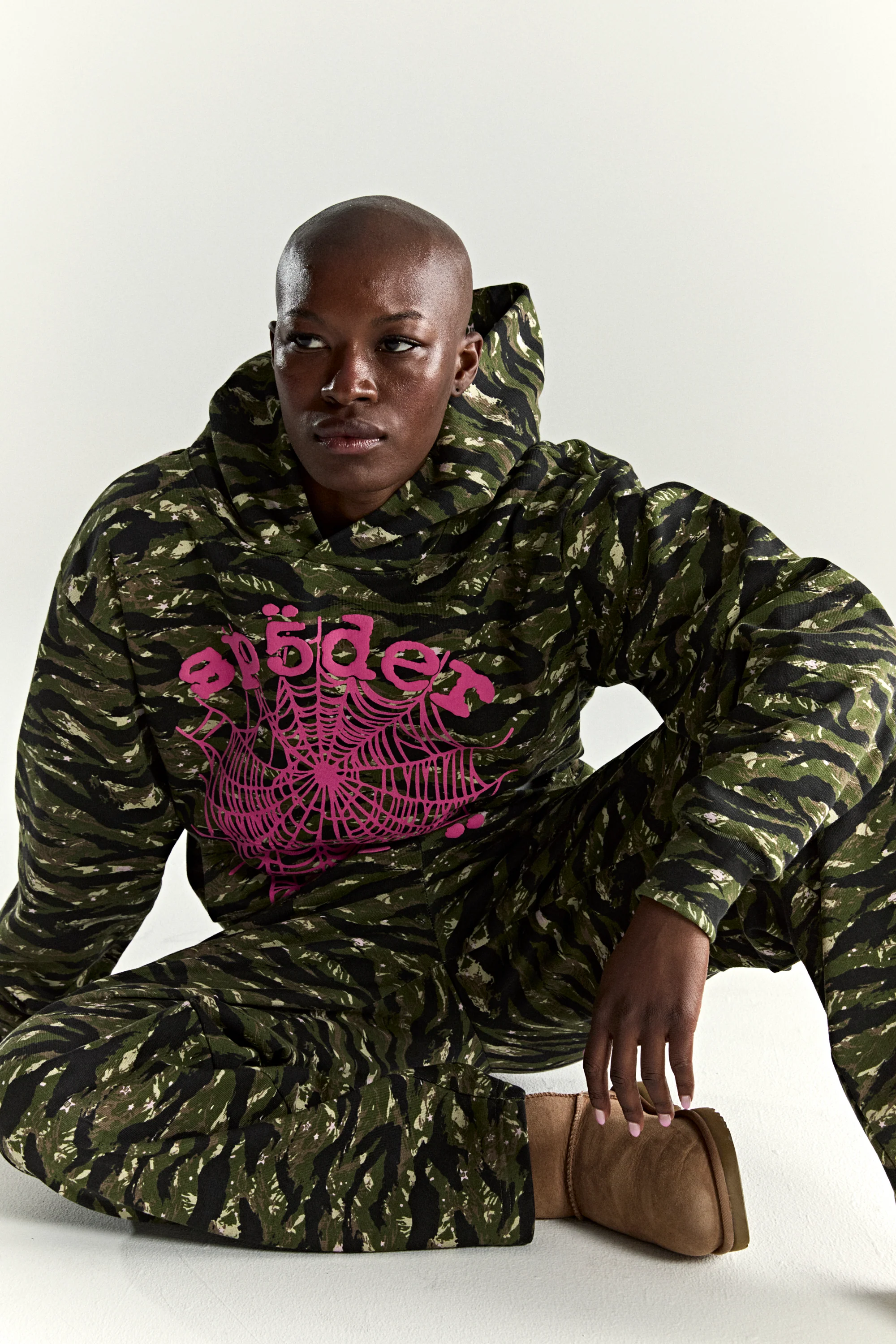 OG WEB V2 TIGER CAMO HOODIE - Image 16