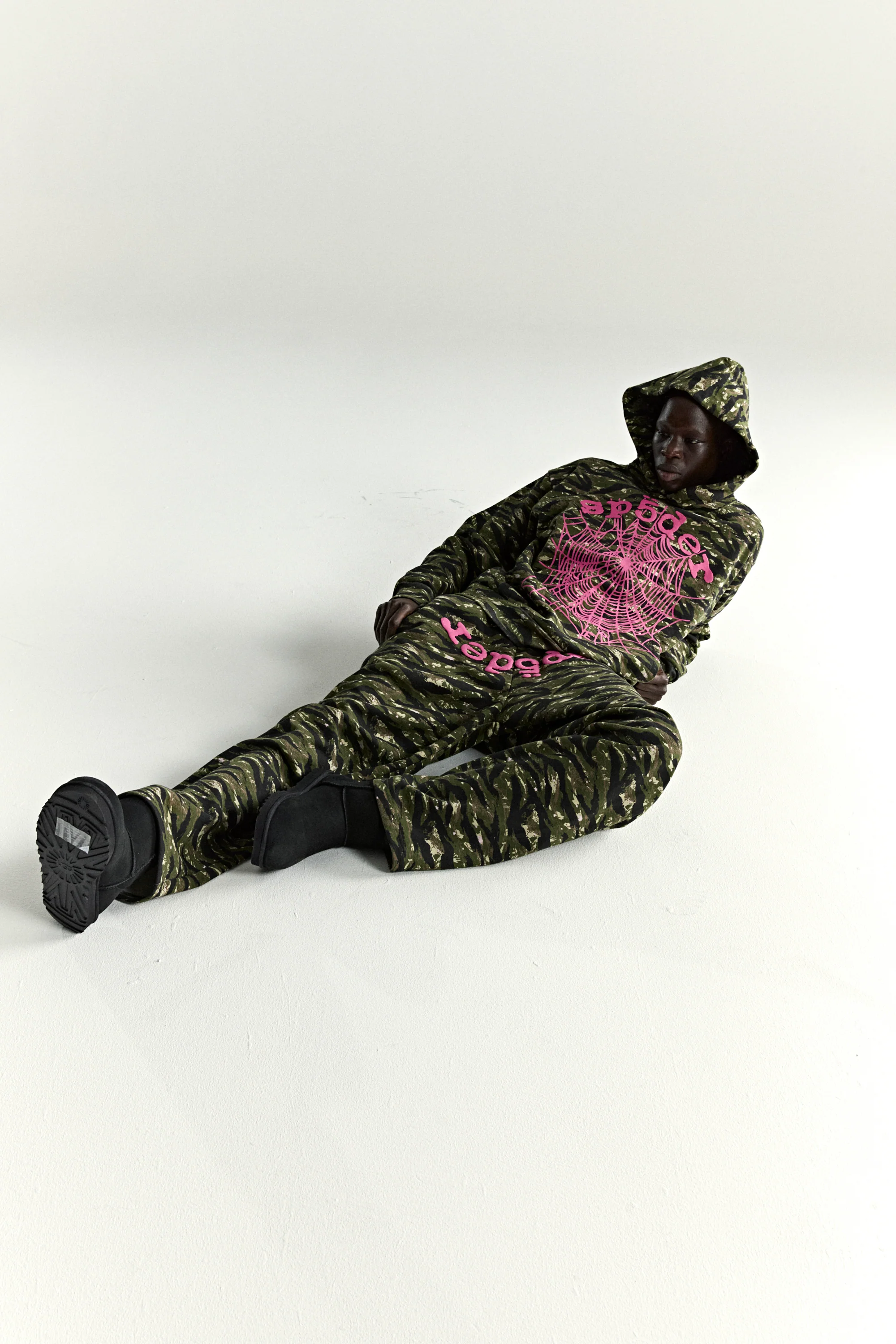 OG WEB V2 TIGER CAMO HOODIE - Image 17