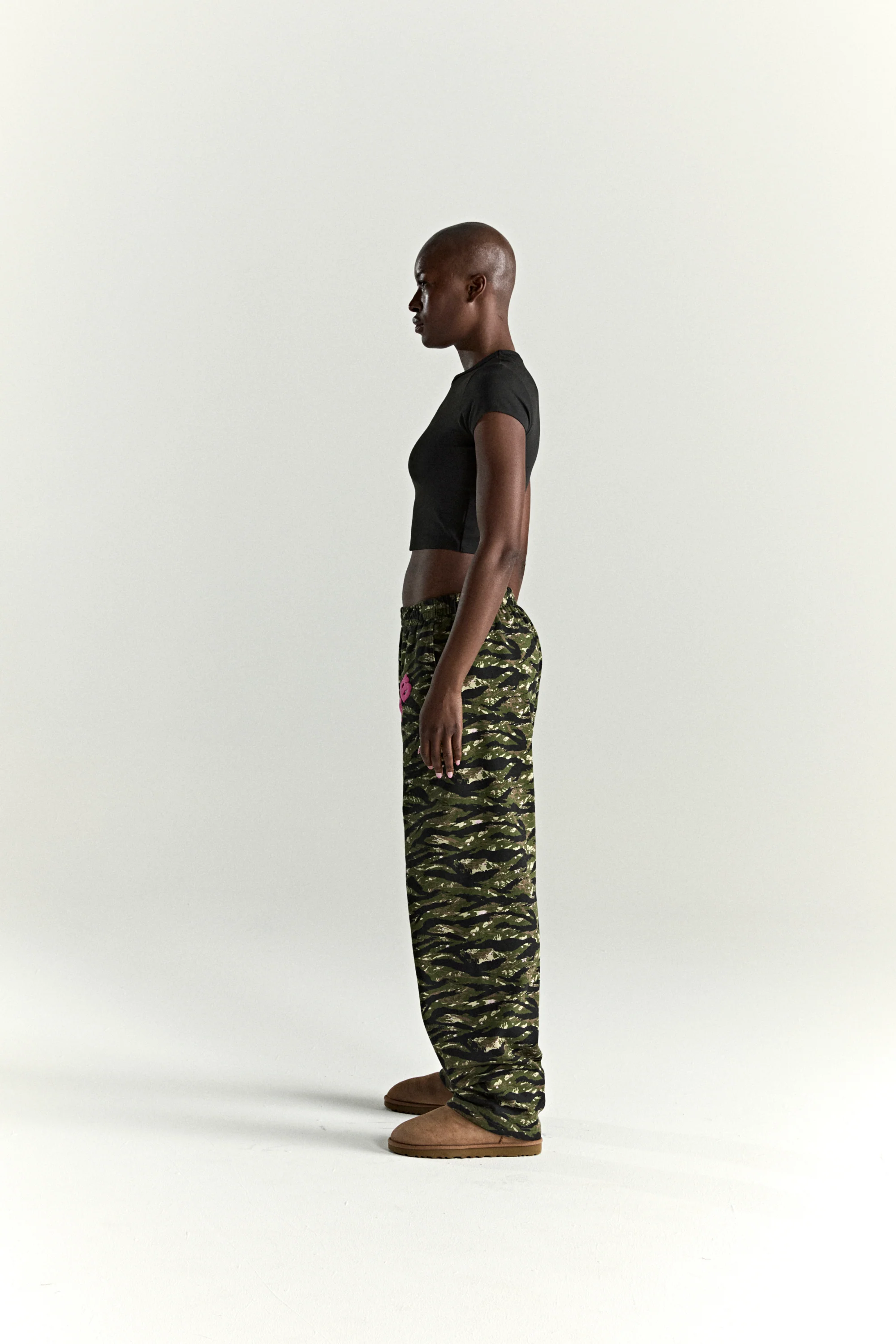 OG WEB V2 TIGER CAMO SWEATPANT - Image 11