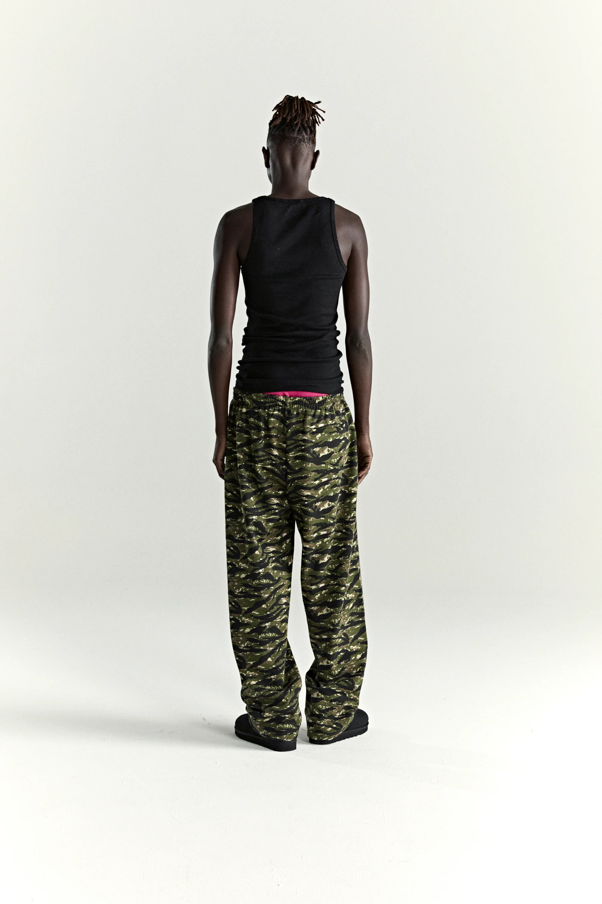 OG WEB V2 TIGER CAMO SWEATPANT - Image 12