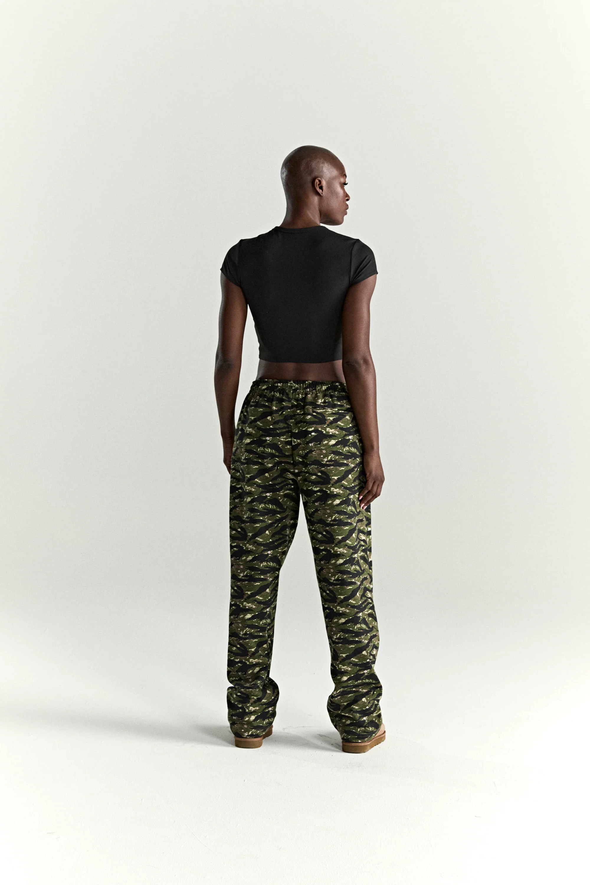 OG WEB V2 TIGER CAMO SWEATPANT - Image 13