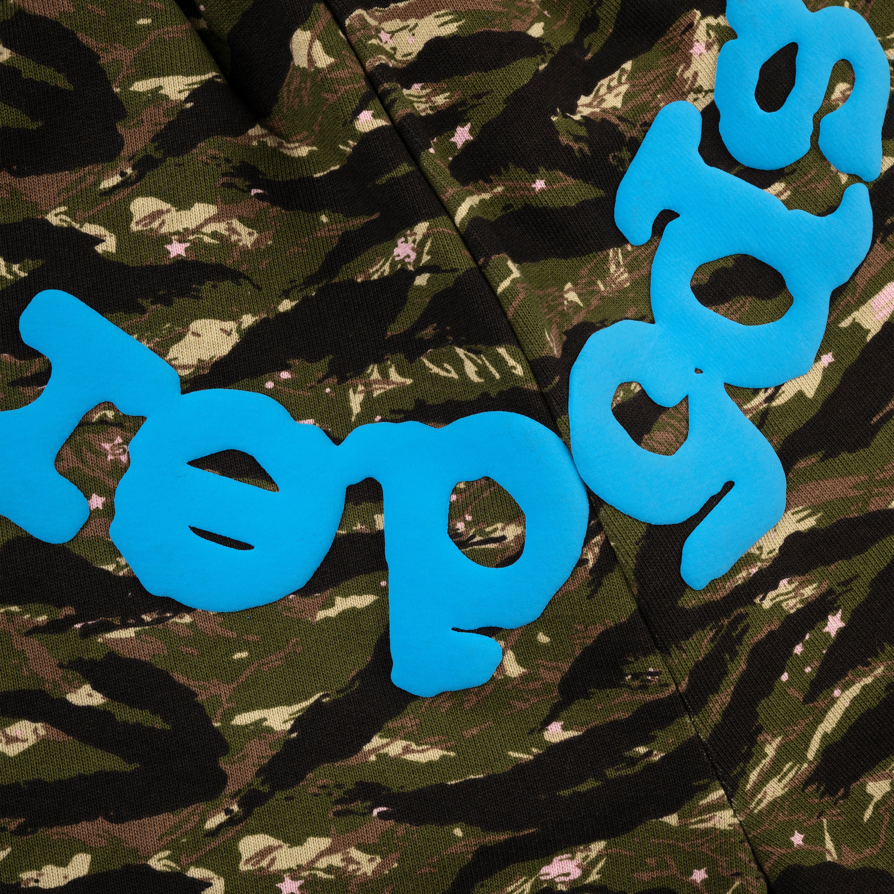 OG WEB V2 TIGER CAMO SWEATSHORT - Image 3
