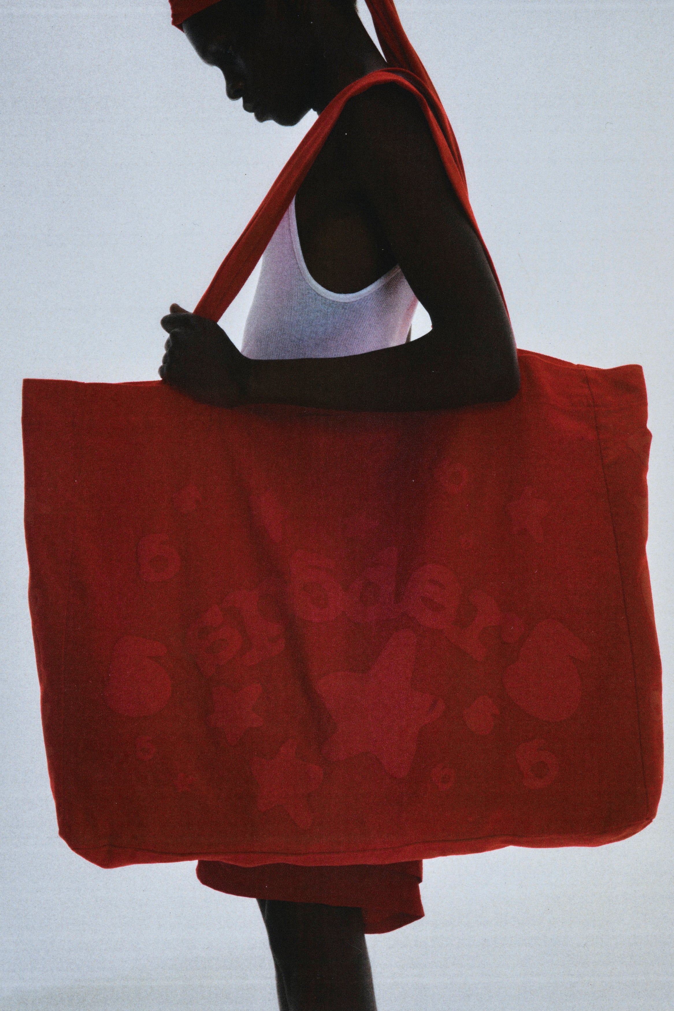 BELUGA OVERSIZED TOTE - Image 9
