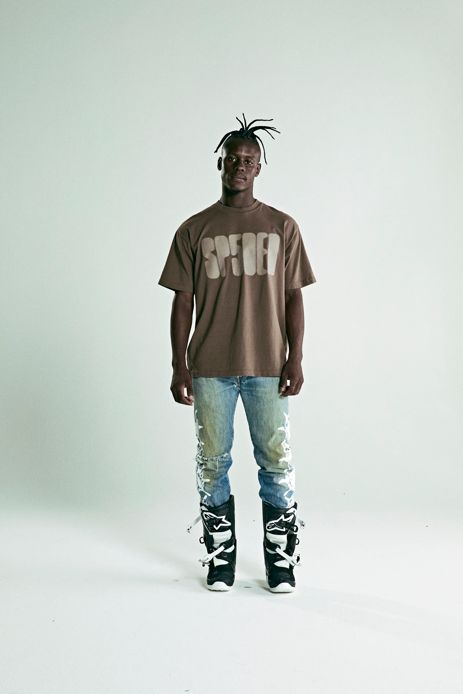 FOCUSED LOGO TEE - Image 4