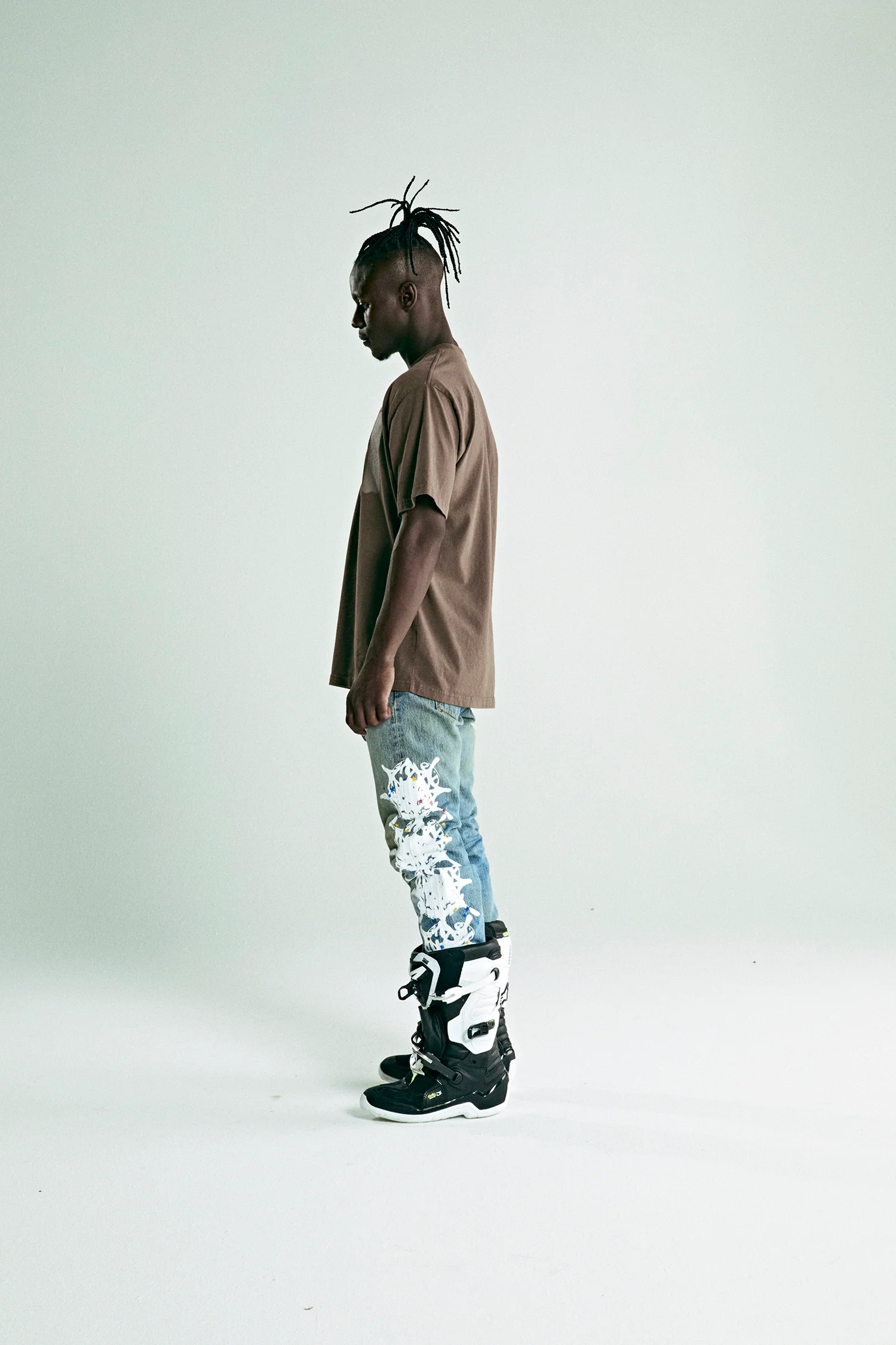 FOCUSED LOGO TEE - Image 5