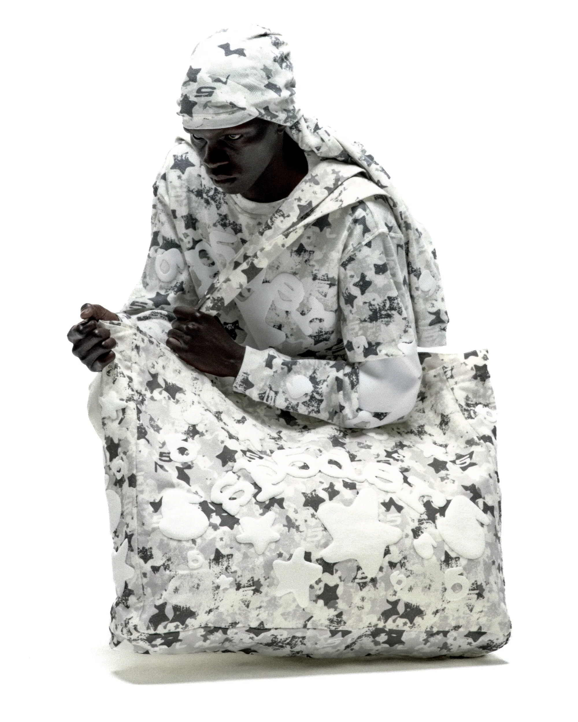 STAR CAMO BELUGA AOP TOTE - Image 7